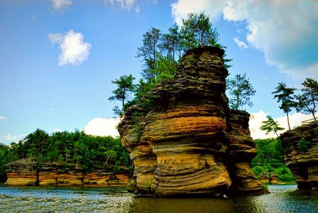 The Wisconsin Dells is one of the many fantastic destinations to consider when looking into kid-friendly vacations.