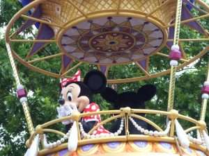 Planning a Disney World vacation can be overwhelming for newvbies. Here are some quick tips to make your first time at Disney World truly magical.